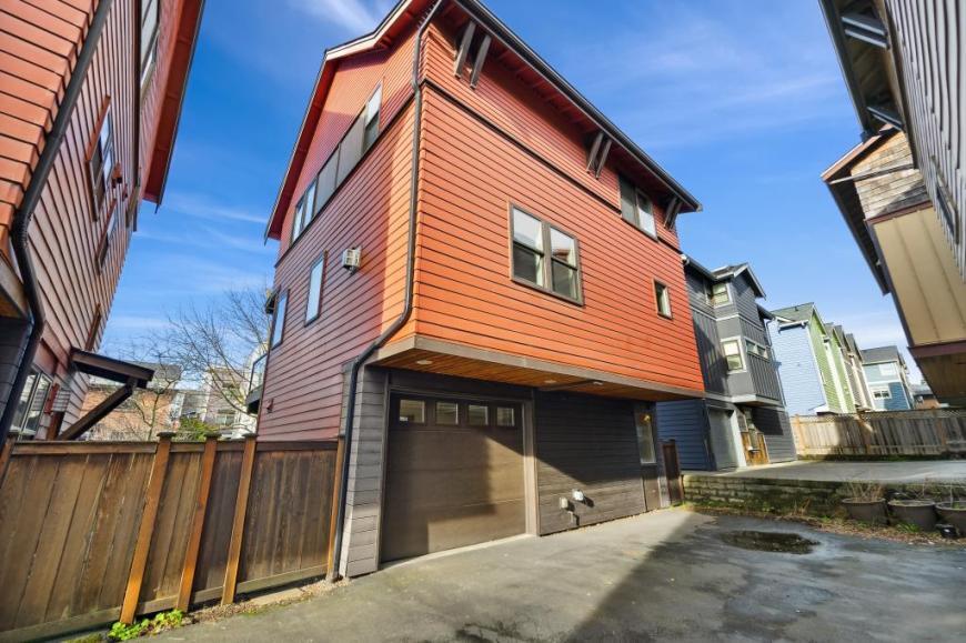 Primary Photo - 3 bedroom in Seattle WA 98117