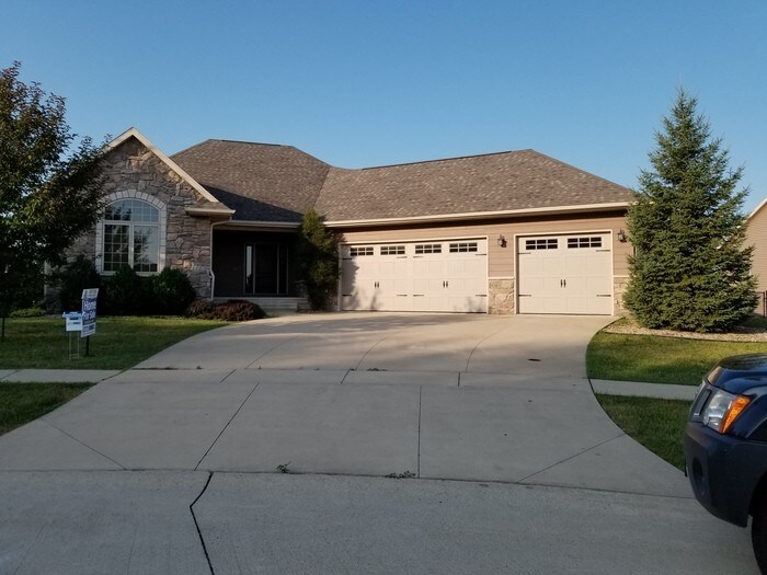 Foto principal - 1115 Bedford Ct