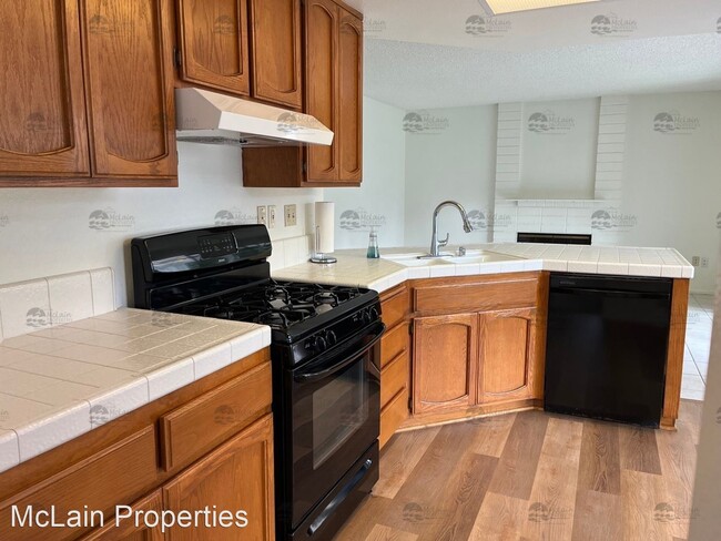 Building Photo - 3 br, 2.5 bath House - 5236 Dixon Rd
