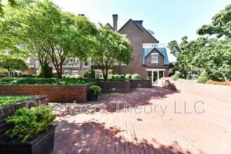 Building Photo - 115 N Lee St