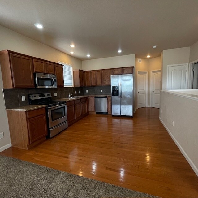 Foto del edificio - 1415 S Fairdale Ave