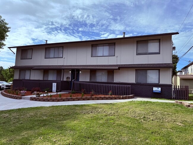 Building Photo - Bluestem Apartments