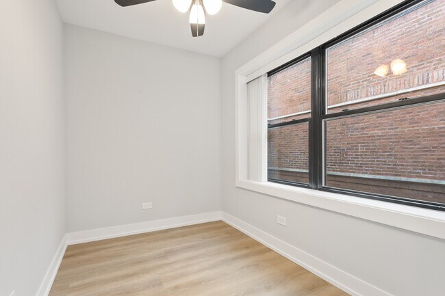 Foto del edificio - 1554 W Juneway Terrace