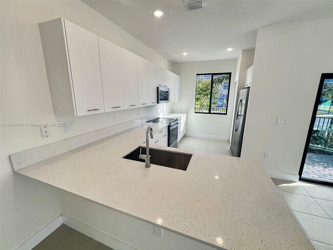 Foto del edificio - 4236 NW 82nd Ave