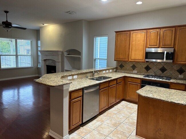 Foto del edificio - Cute one in Village Park!