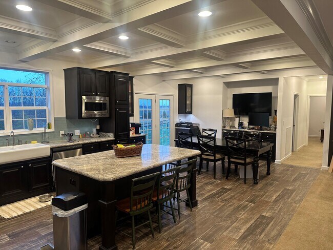 Foto del edificio - 519 Fishers Mill Rd