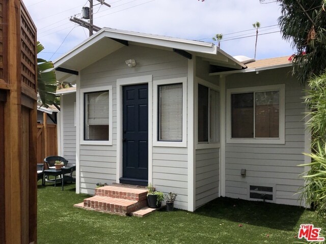 Foto del edificio - 2449 Glyndon Ave