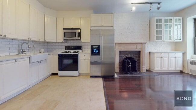 Building Photo - 955 Second Avenue