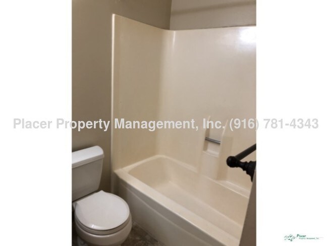 Building Photo - This 3 bedroom, 2 bath home with RV access