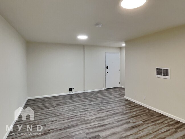 Foto del edificio - 240 Athol Ave