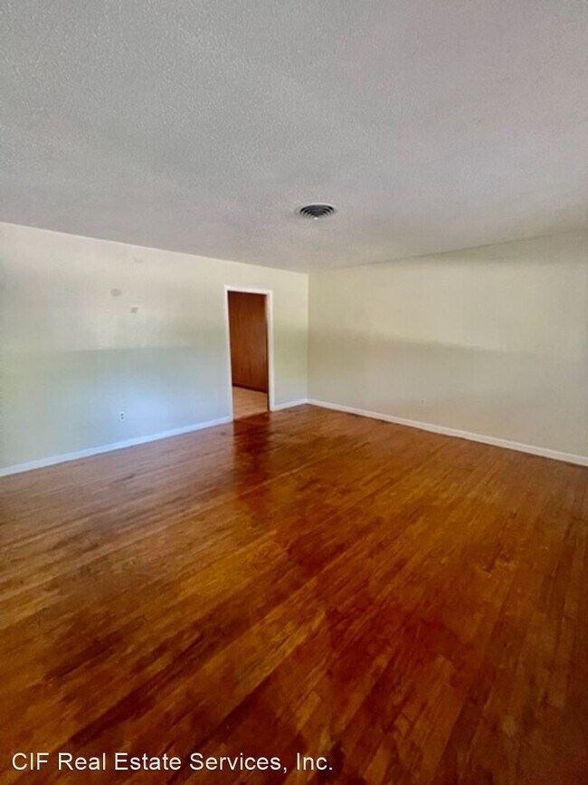 Building Photo - 3 br, 2 bath House - 2224 Skyline Dr