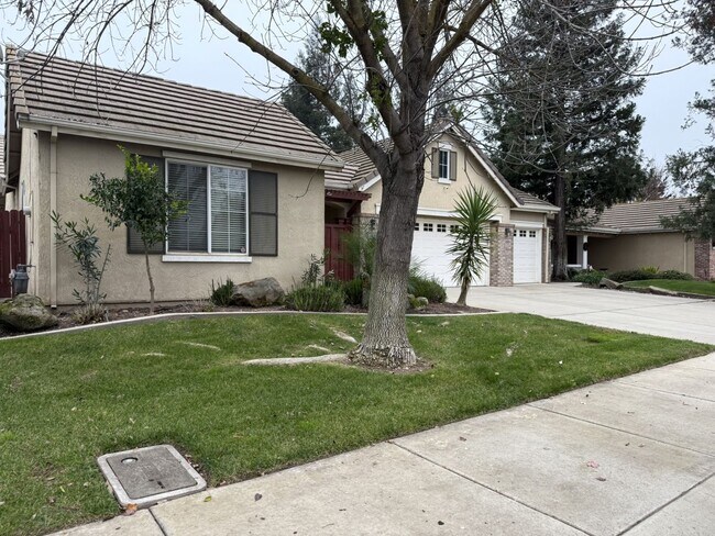 Foto del edificio - Polished and Chic 4/2 Available NOW!!