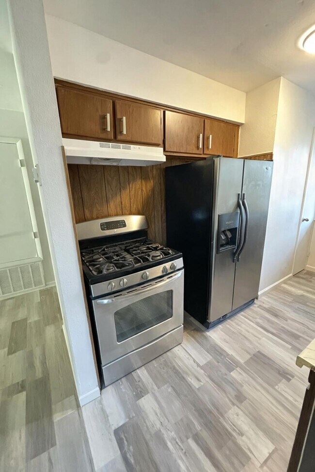 Foto del edificio - 600 W Mimosa St