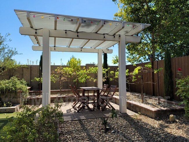 Foto del edificio - 721 Hillswick Cir
