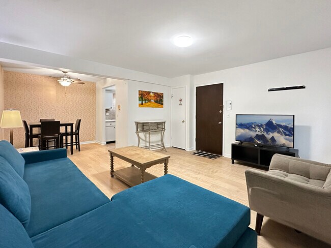 Foto del edificio - 5117 N East River Rd