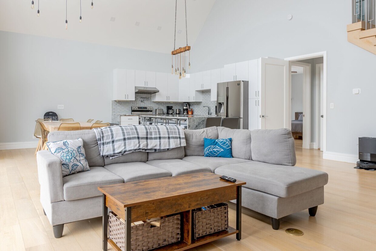Foto principal - Luxury 5-Bedroom Retreat on 6.5 Acres — Fu...