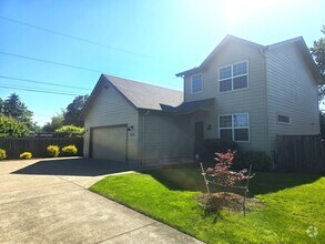 Building Photo - 2132 Marlow Ln