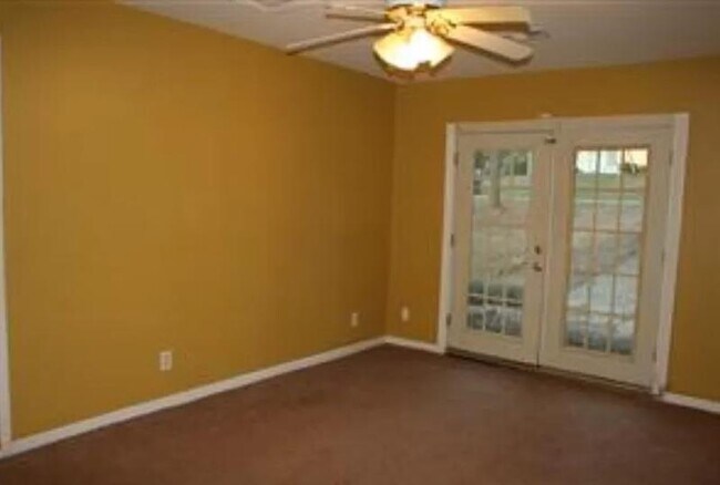 Building Photo - 214 Kipling Way