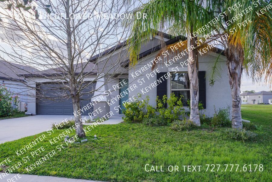 Primary Photo - 3/2 Gem in Riverview with beautiful backya...