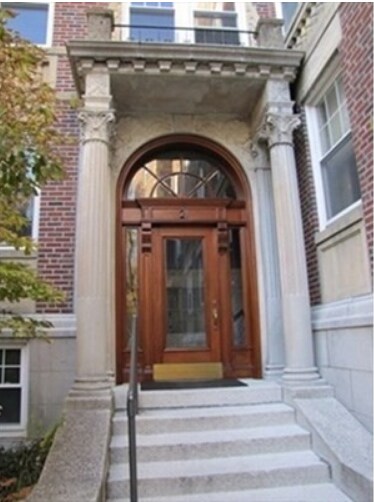 Building Photo - 19 Shepard St