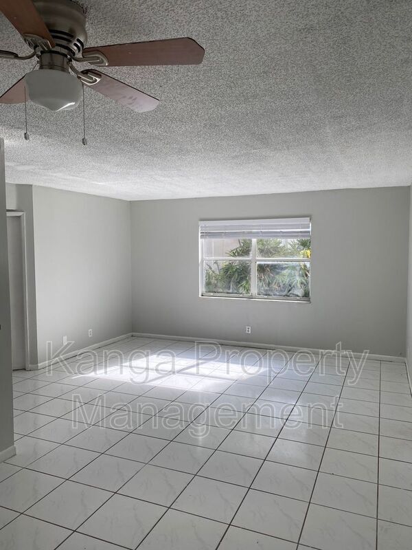 Foto del edificio - 11423 NW 35th St