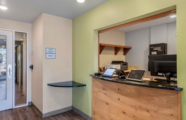 Foto del edificio - Furnished Studio-Colorado Springs - Airport