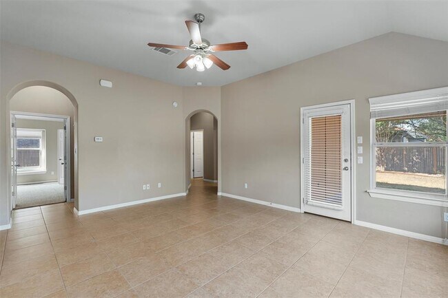 Building Photo - 2512 Winchell Ln