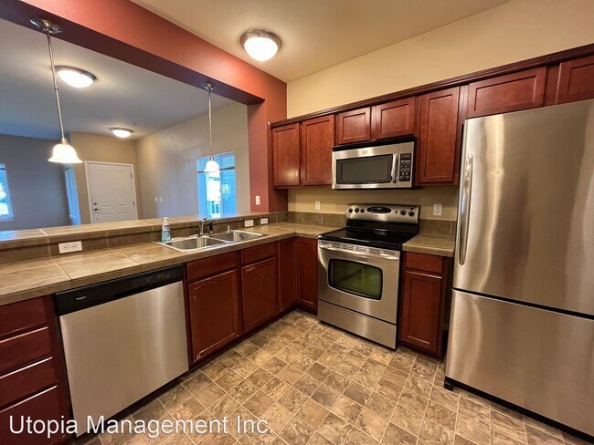 Building Photo - 2 br, 2.5 bath House - 355 Tremont Ave. #101