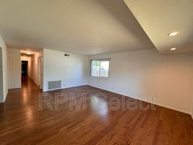 Building Photo - 5349 Diablo Dr