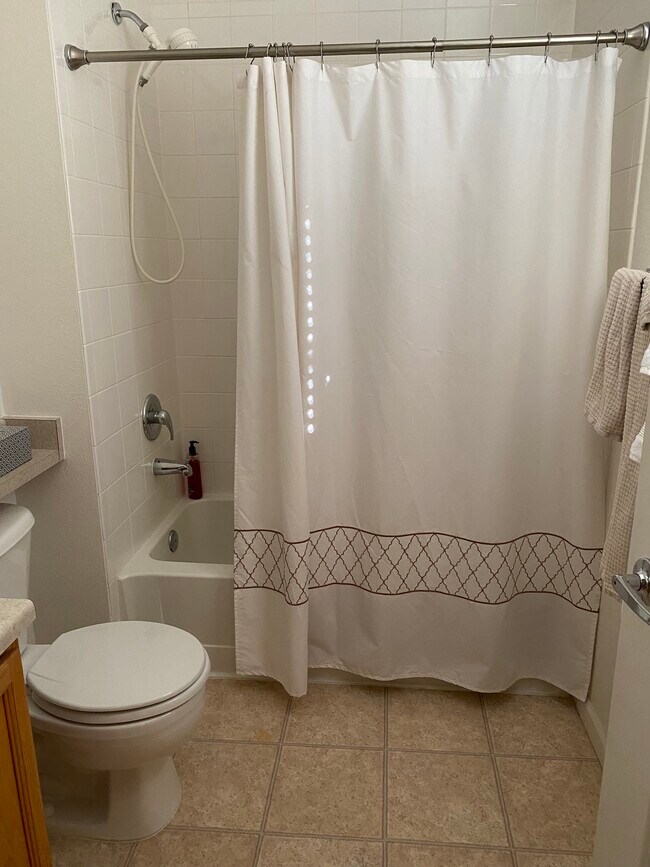 Foto del edificio - 7700 E Academy Blvd