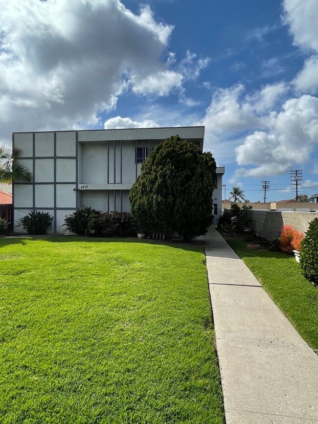 Building Photo - 4212 Oregon St
