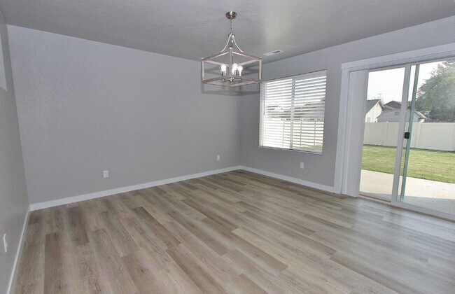 Foto del edificio - Immaculate & Spacious Home in West Meridian
