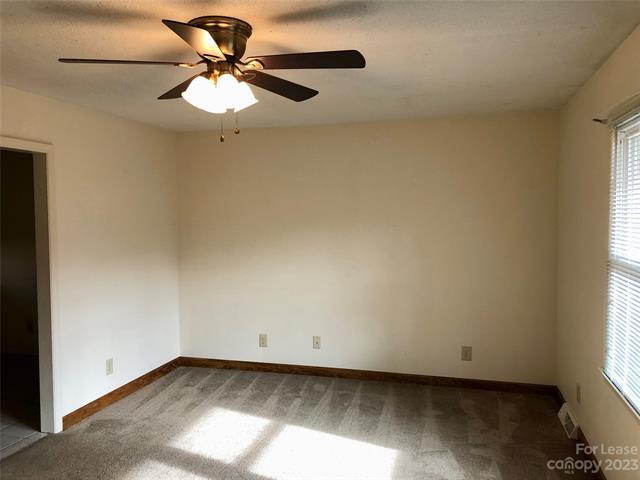 Building Photo - 120 Hillcrest Dr