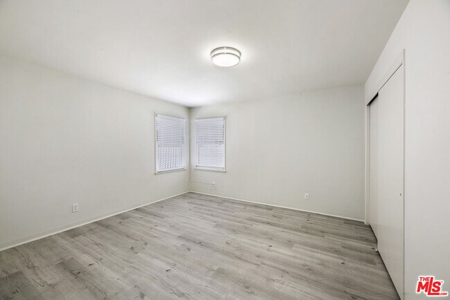 Foto del edificio - 4088 137th St