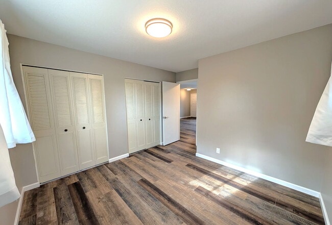Building Photo - 3504 N Taft Ave