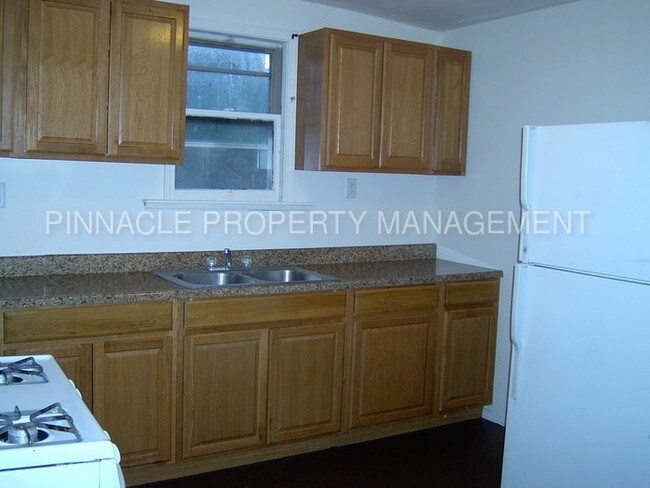 Building Photo - 152 Highland Dr