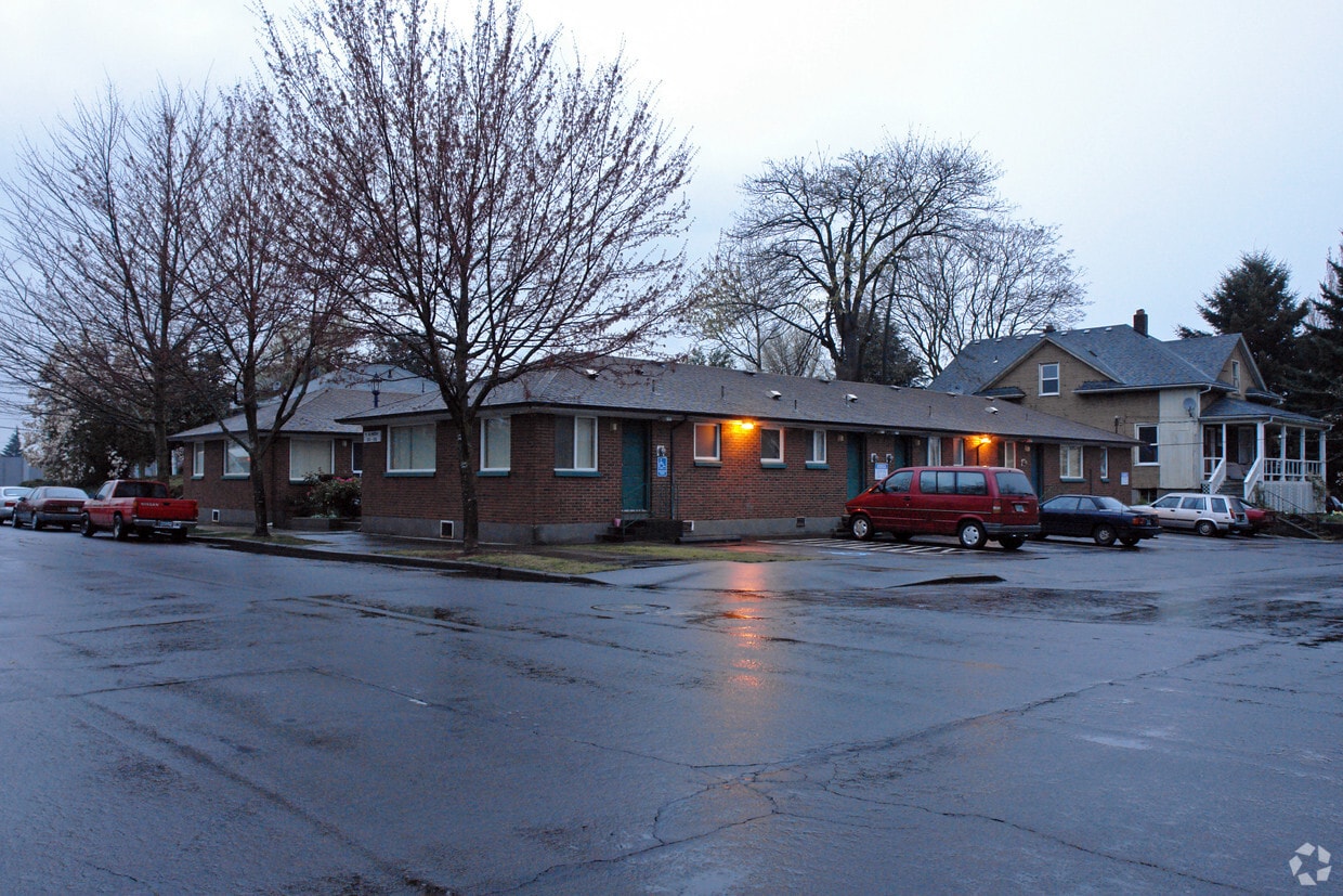 Primary Photo - Bea Apartments