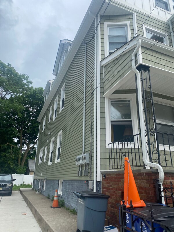 Foto del edificio - 48 Hazelwood Ave