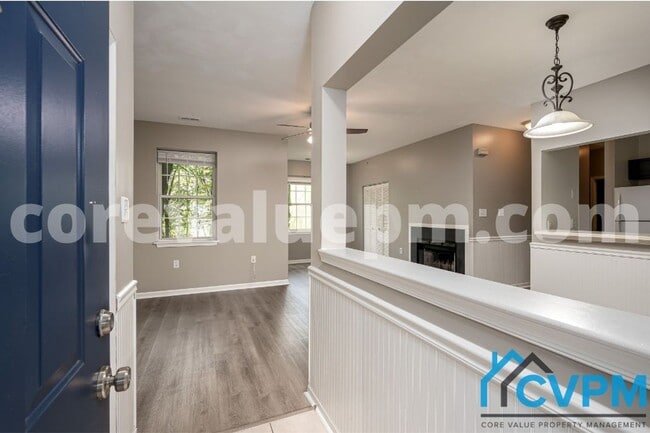 Building Photo - 600 Rolling Hill Unit 102