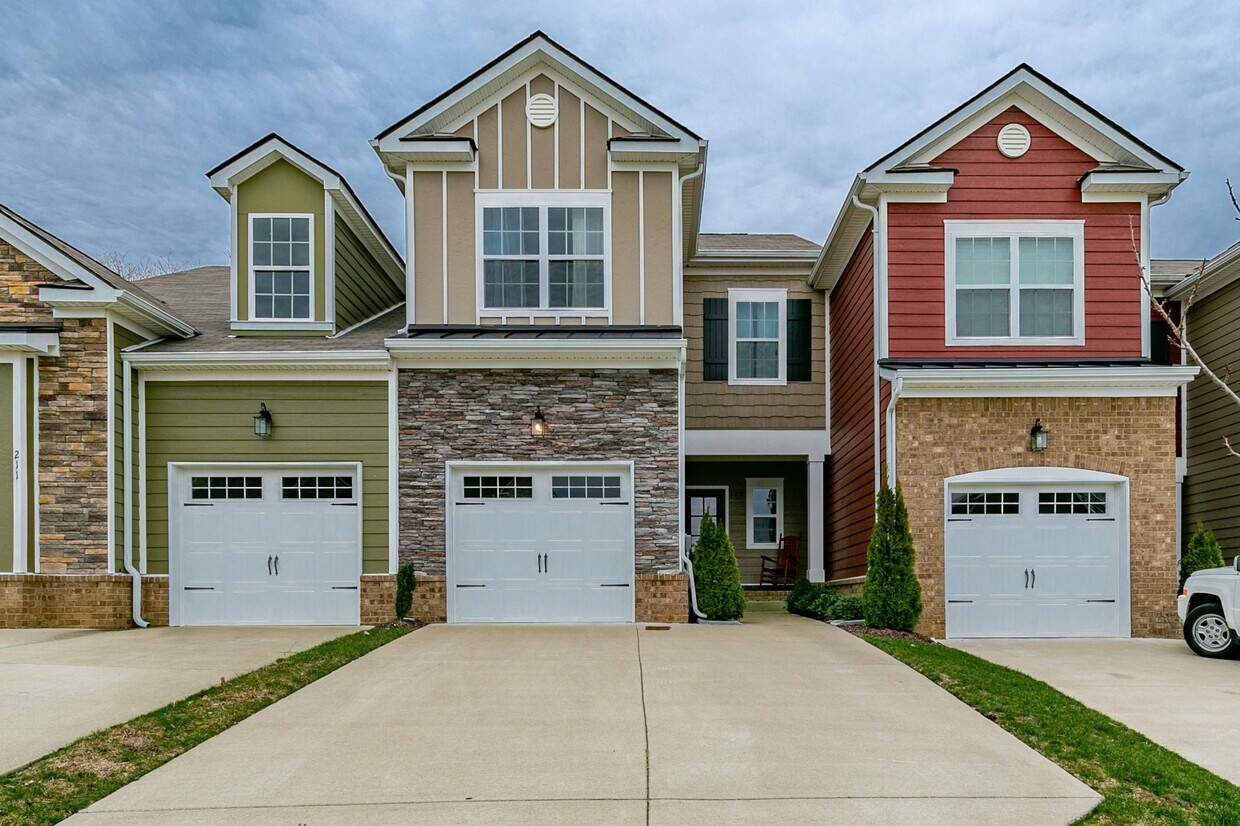 Primary Photo - 209 Shirebrook Cir
