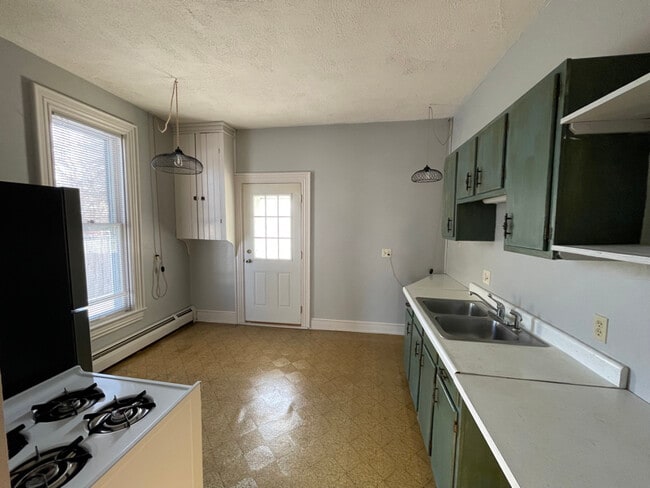 Building Photo - 156 S Broad St