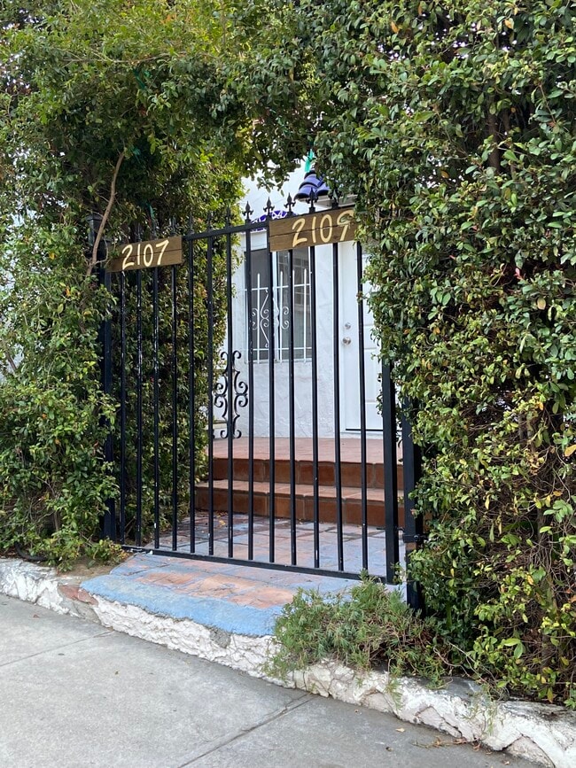 Welcome to Vine Apartments! - 2107 Vine St