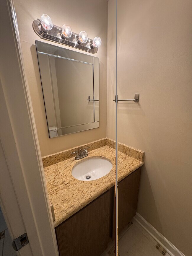 Medio baño - 12 Durbin Pl