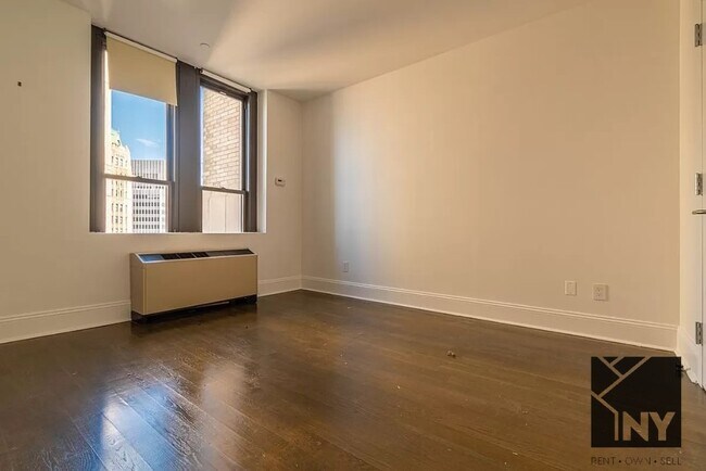 Building Photo - 3 Bedroom,  2 Bath  - Massive Space - Prim...