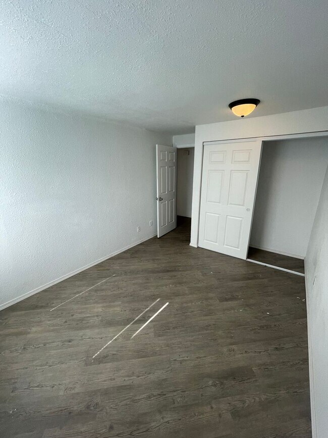Foto del edificio - 1819 S 93rd St