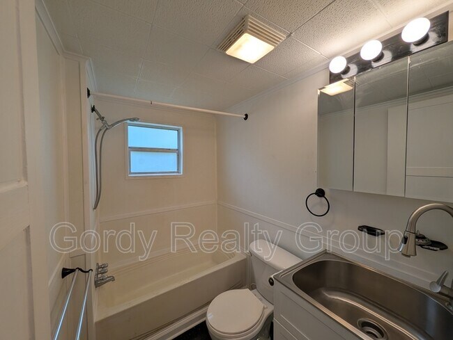 Foto del edificio - 2955 N Caledonia St