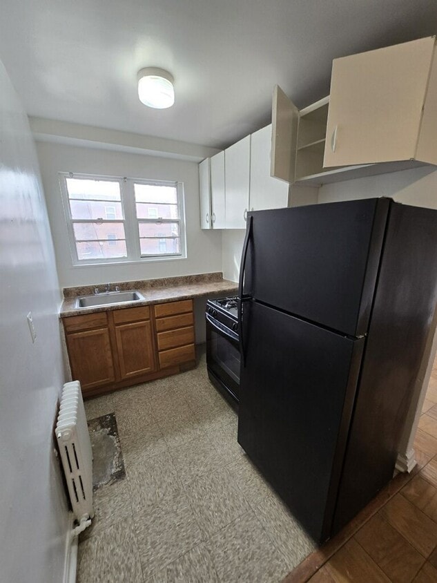 Building Photo - 136 Kenilworth Avenue Northeast