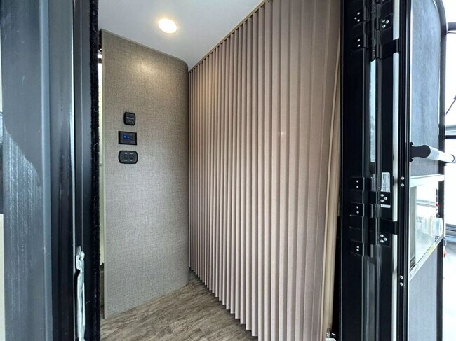 Foto del edificio - 342 W 3rd St