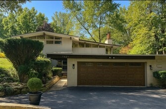 Building Photo - 7621 Thornwood St