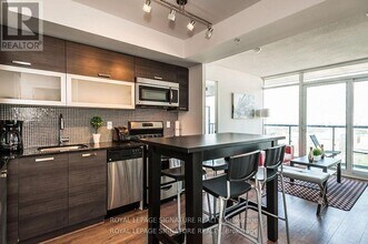 Building Photo - 36 Lisgar St